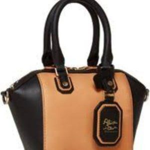 Alice + Olivia Mini Cross Body Hand Bag (NWT'S!)